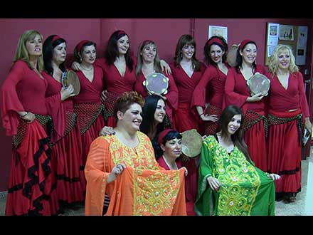Chris Ribeiro y Alumnas