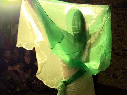 Chris Ribeiro en la Inauguración de <em>"Molt a prop d'aquí"</em> de Olga Molina