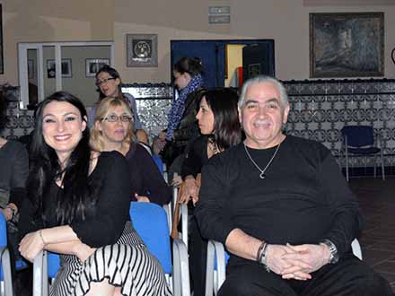 Show con Serena y Hossam Ramzy, Chris Ribeiro y alumnas de la Escuela