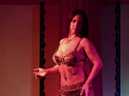 Show con Serena y Hossam Ramzy, Chris Ribeiro y alumnas de la Escuela